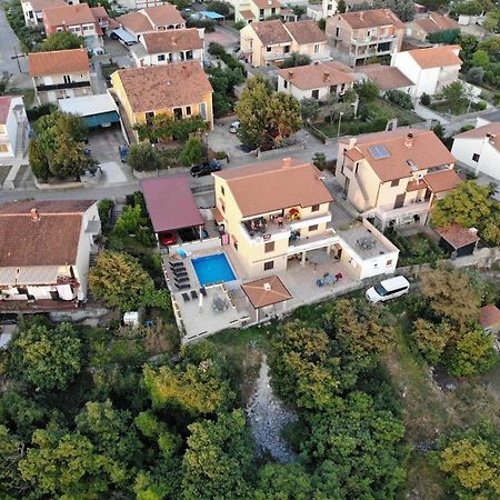 Apartman "Sabine Red" With Heated Pool Omišalj Екстериор снимка