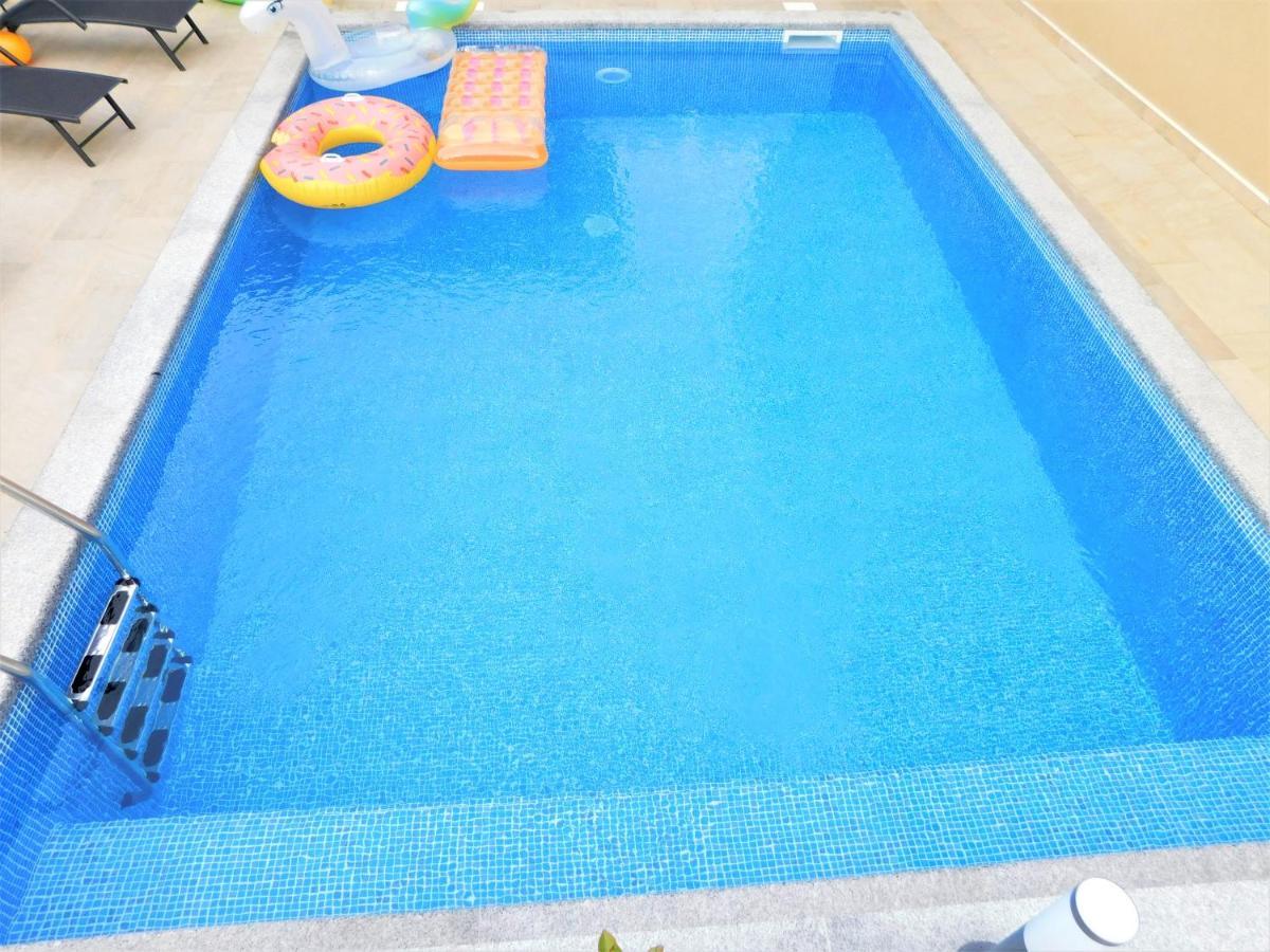 Apartman "Sabine Red" With Heated Pool Omišalj Екстериор снимка