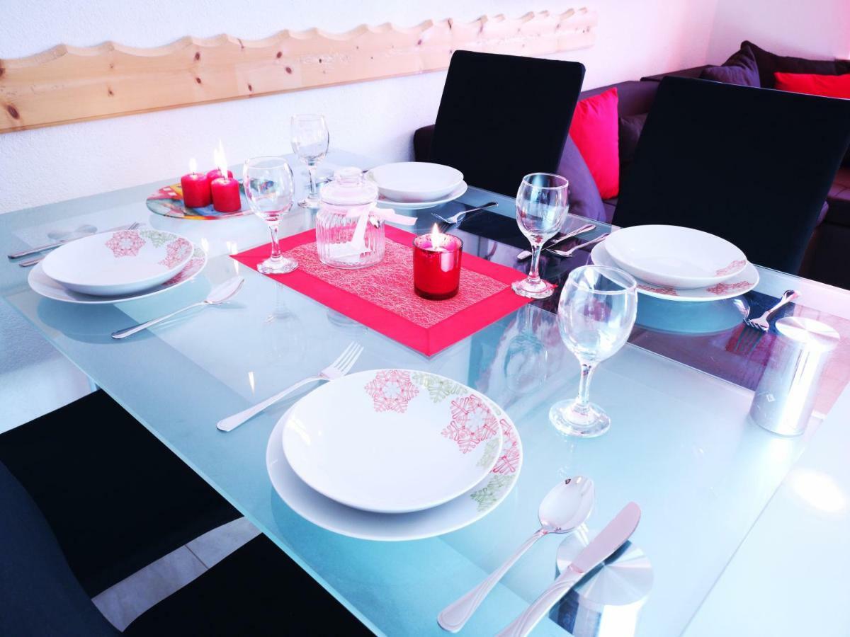 Apartman "Sabine Red" With Heated Pool Omišalj Екстериор снимка