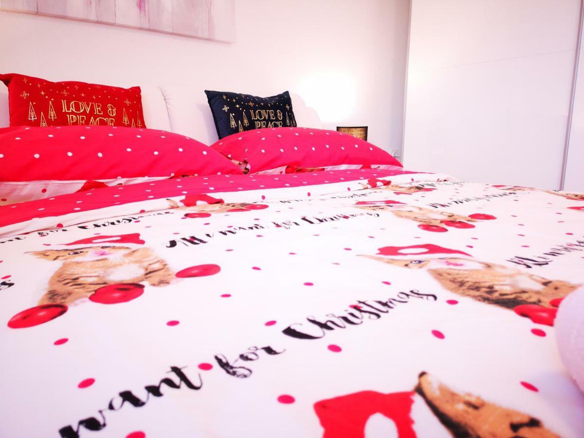 Apartman "Sabine Red" With Heated Pool Omišalj Екстериор снимка