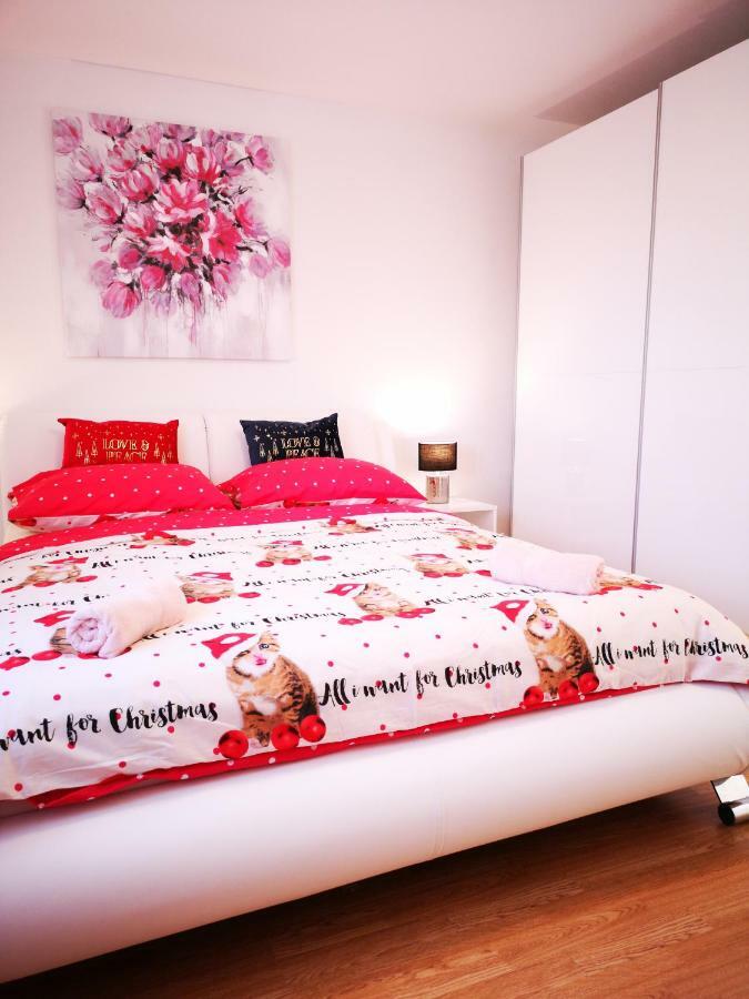 Apartman "Sabine Red" With Heated Pool Omišalj Екстериор снимка